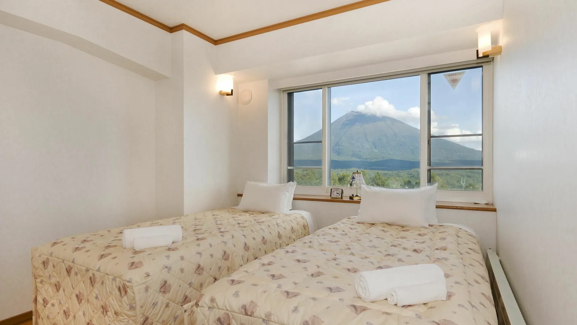 Mountainside Palace Niseko Apartment
